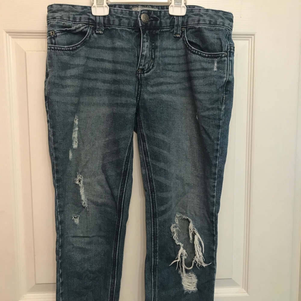 FREE PEOPLE DARK WASH CROPPED DISTRESSED JEANS